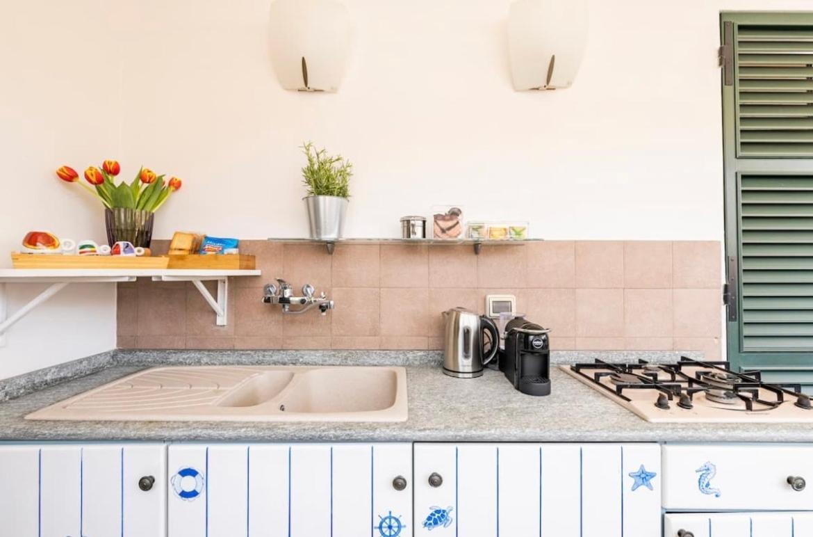 Apartmán La Casa Al Mare Centro Storico Di Loano Con Garage Exteriér fotografie