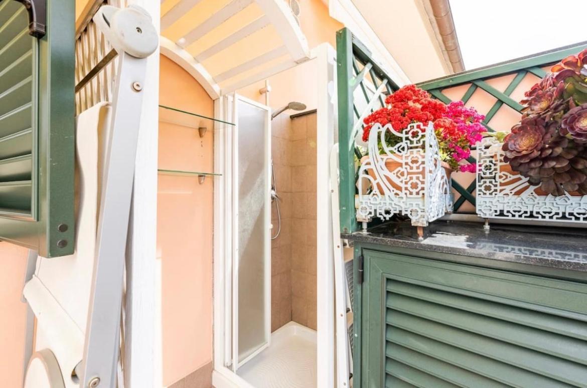Apartmán La Casa Al Mare Centro Storico Di Loano Con Garage Exteriér fotografie
